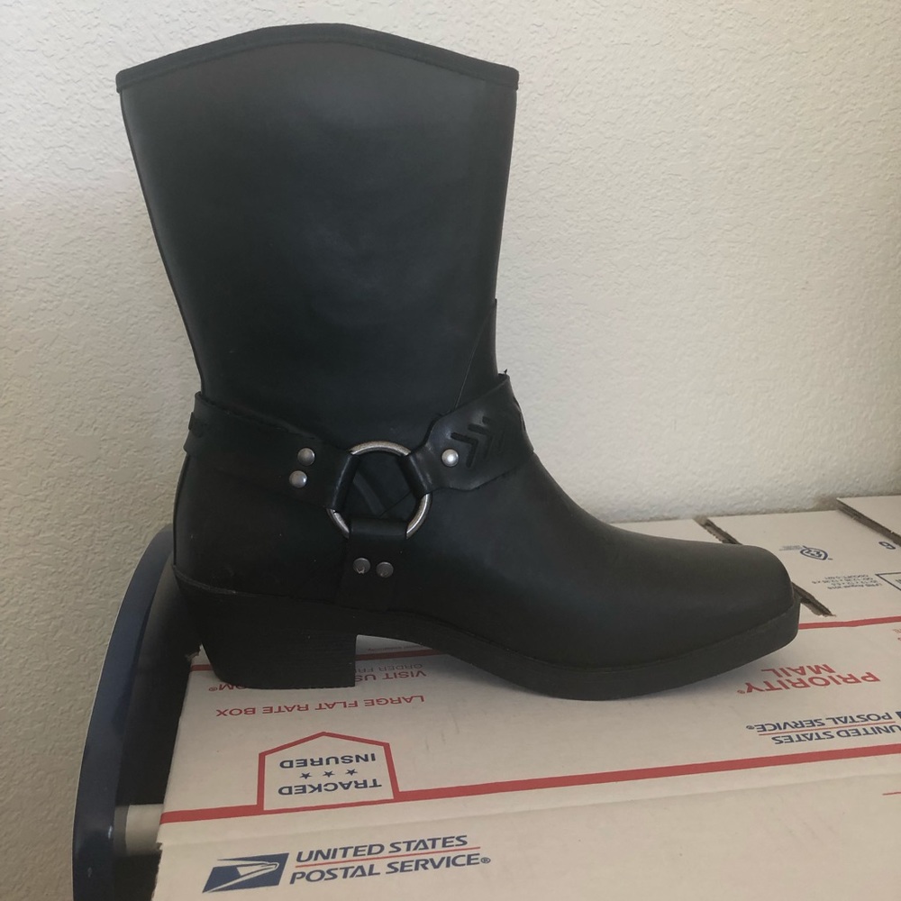 Bogs black boots water proof / garden boots sz8